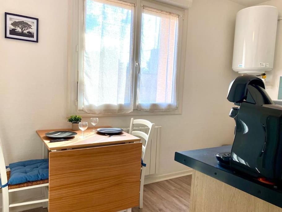 T2 Cosy Proche Hopital + Parking Gratuit Sur Place Auxerre Dış mekan fotoğraf
